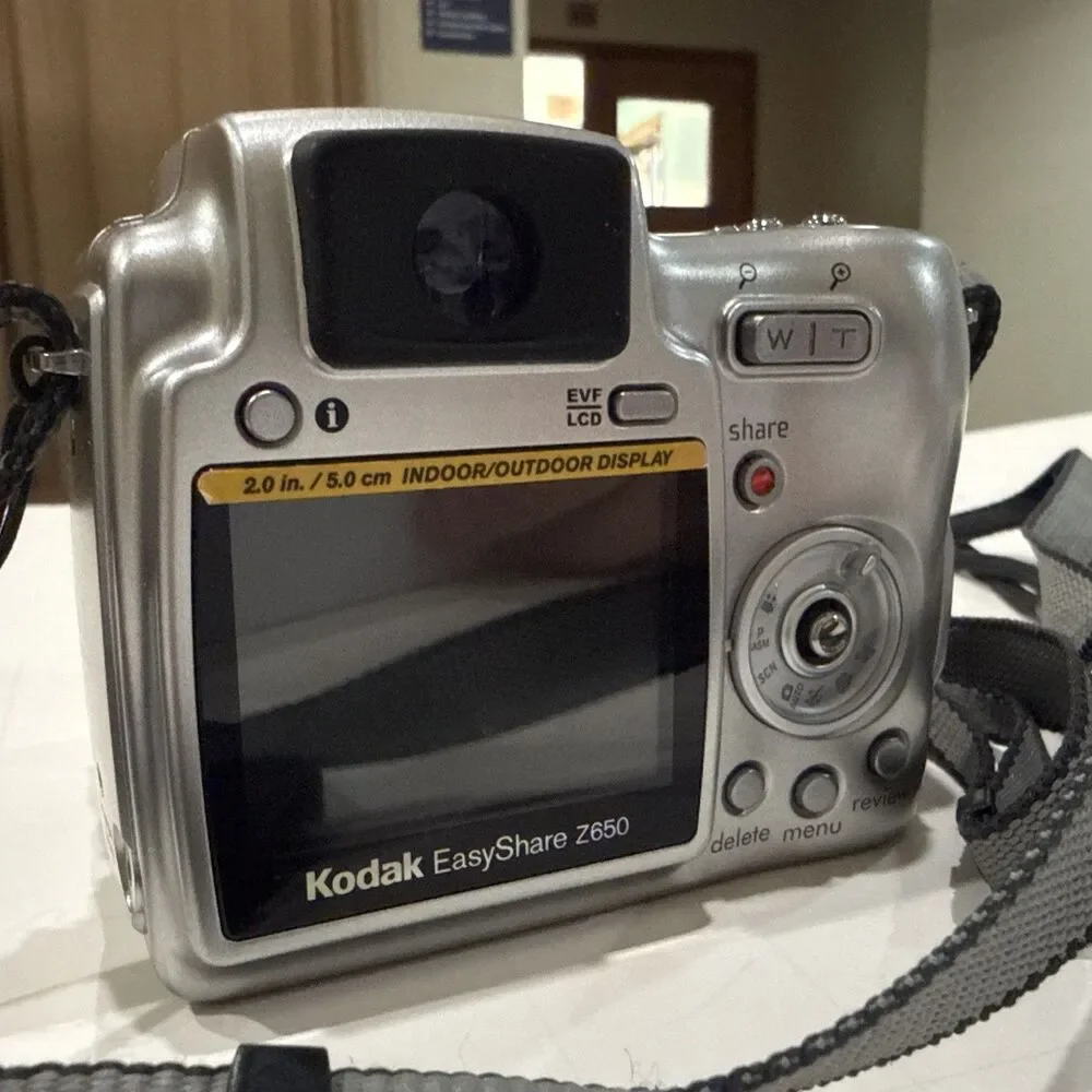 Kodak EasyShare Z650 Tested Working + CD82 Camera Lot Charger Included READ